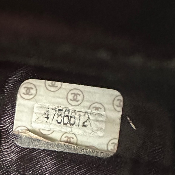 🔥Authentic vintage (rare) Chanel bag🔥 - Picture 2 of 2